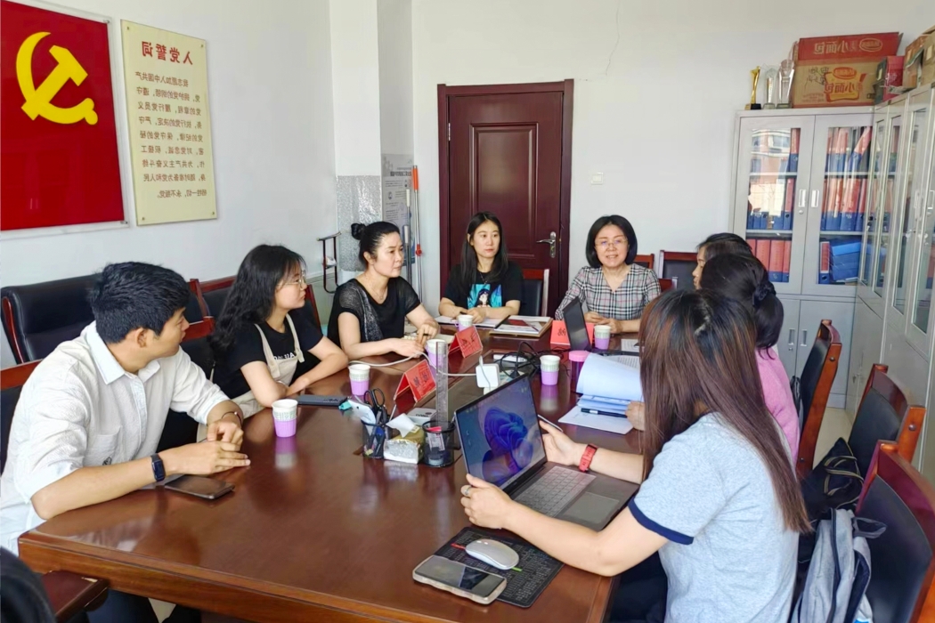 呼和浩特市总工会第十九届经费审查委员会委员董闫鸿